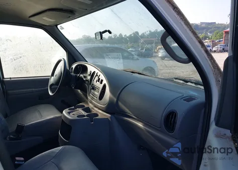 2001 Ford E-150 Commercial/Recreational from USA, damaged, VIN 1FTRE14261HA74987